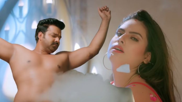 The bold song of Pawan Singh and Pragati Bhatt has set the internet on fire, the video is being watched a lot