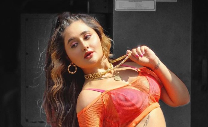 Rashmi Desai got her bo*ld photoshoot done wearing a short dress, see pictures Rashmi Desai got her bo*ld photoshoot done wearing a short dress, see pictures