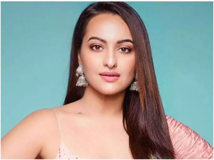 Sonakshi Sinha did a ramp walk wearing a bralette, people made lewd comments after watching the video