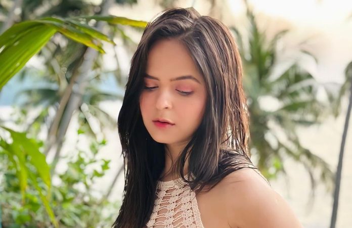 Tarak Mehta 'Sonu' shared bo*ld pictures in bik*ini top, Palak Sindhwani's killer look went viral