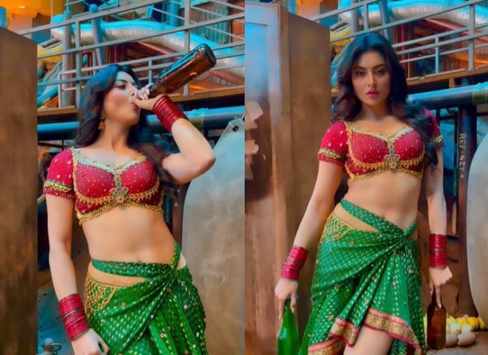 Urvashi Rautela posed holding a bottle of liquor in her hand, people said - 'What has happened in Rishabh Pant's love' Urvashi Rautela posed holding a bottle of liquor in her hand, people said - 'What has happened in Rishabh Pant's love'