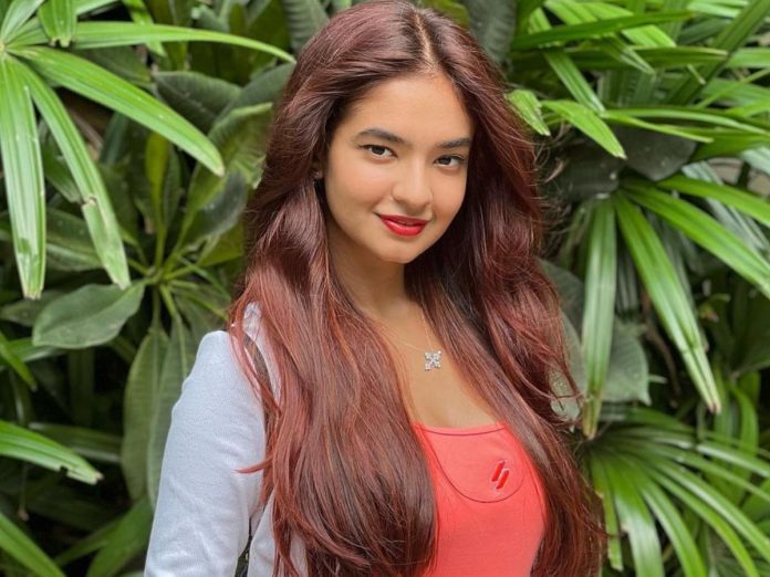 Anushka Sen bo*ld look caught on camera, raised internet's mercury in open coat Anushka Sen bo*ld look caught on camera, raised internet's mercury in open coat