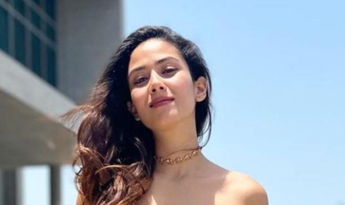 Mira Kapoor wore saree without blouse, mother-in-law interrupted her as soon as she saw her Mira Kapoor wore saree without blouse, mother-in-law interrupted her as soon as she saw her