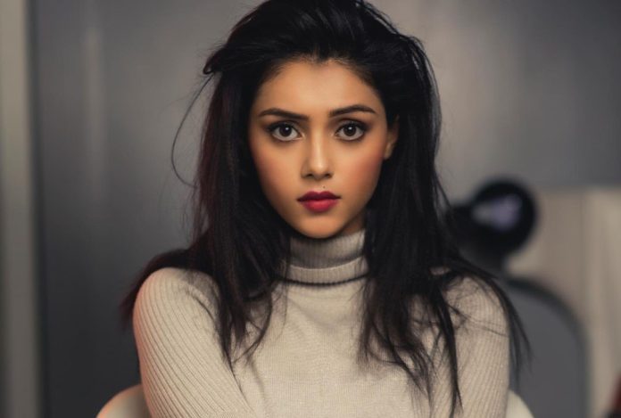 Radhakrishna fame Mallika Singh showed hotness wearing a short dress, shared video Radhakrishna fame Mallika Singh showed hotness wearing a short dress, shared video