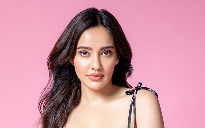 Neha Sharma did a bo*ld photoshoot by opening the bralette button, fans became clean bo*ld after seeing the pictures