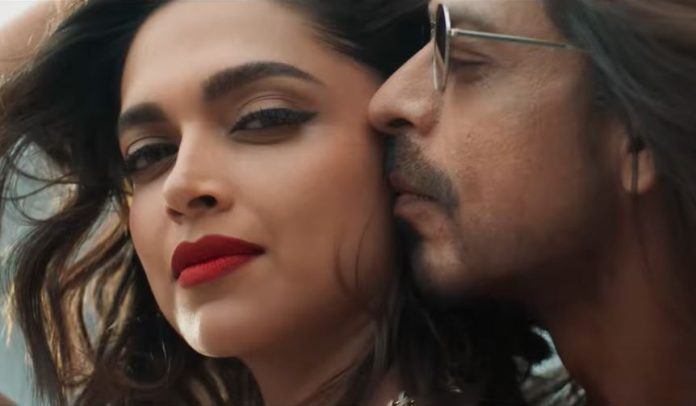 Shahrukh-Deepika's film Pathan's new song 'Jhoome Jo Pathan' released, couple's strong chemistry seen Shahrukh-Deepika's film Pathan's new song 'Jhoome Jo Pathan' released, couple's strong chemistry seen