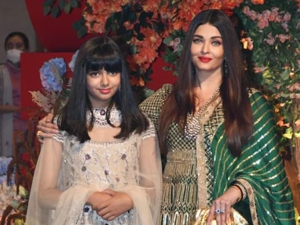 Aishwarya Rai Bachchan attends prayer meet of late makeup artist Subhash  Vagal. Check photos – India TV