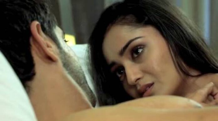Babita Bedroom Bold Video: Actress Tridha Choudhury's bedroom video is going Viral, will not be able to stop watching Babita Bedroom Bold Video: Actress Tridha Choudhury's bedroom video is going Viral, will not be able to stop watching