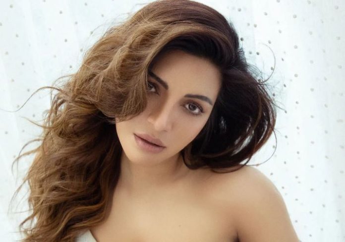 Shama Sikander would not have seen such a hot look before, at the age of 41 she set the water on fire
