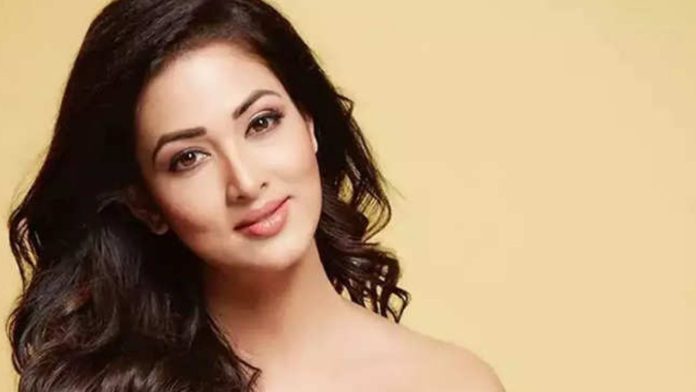 'Anita Bhabhi' was teaching yoga to the fans, then the balance got spoiled, the fans said - be careful, be careful 'Anita Bhabhi' was teaching yoga to the fans, then the balance got spoiled, the fans said - be careful, be careful