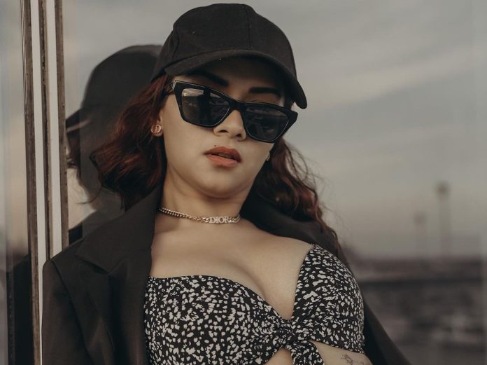 Avneet Kaur crossed the limits of bo*ldness at the age of 21, opened the buttons of jeans in front of the camera, see Avneet Kaur crossed the limits of bo*ldness at the age of 21, opened the buttons of jeans in front of the camera, see