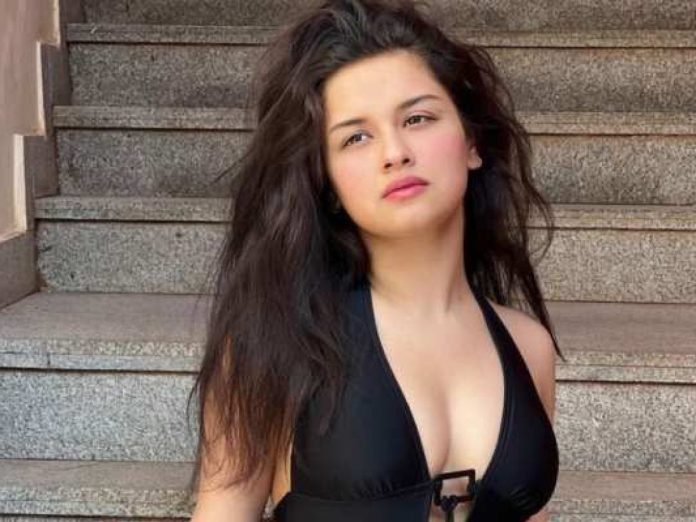 Avneet Kaur wreaks havoc even in Indian traditional look, latest photos created panic! Avneet Kaur wreaks havoc even in Indian traditional look, latest photos created panic!