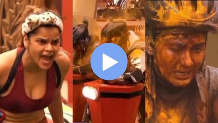 Bigg Boss 16: Archana takes revenge on Mandali, removes blood from Nimrit's eyes, video goes viral