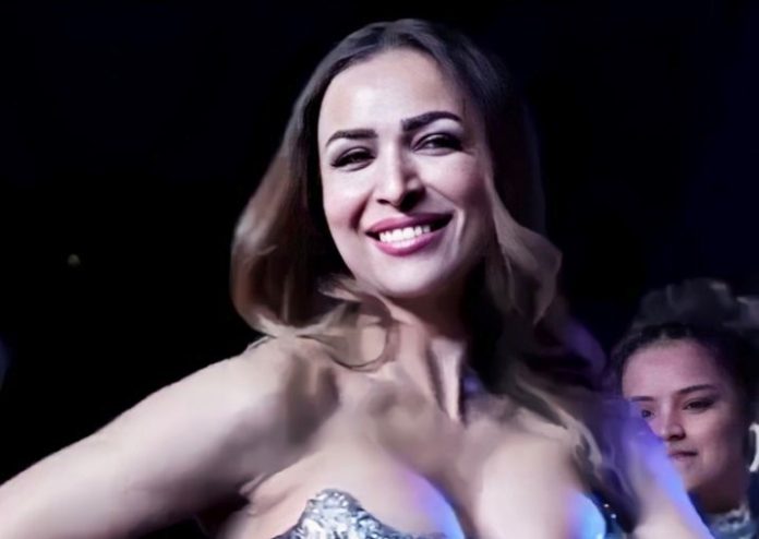 Malaika Arora did a bo*ld photoshoot wearing a revealing dress, people were blown away after seeing the pictures Malaika Arora did a bo*ld photoshoot wearing a revealing dress, people were blown away after seeing the pictures
