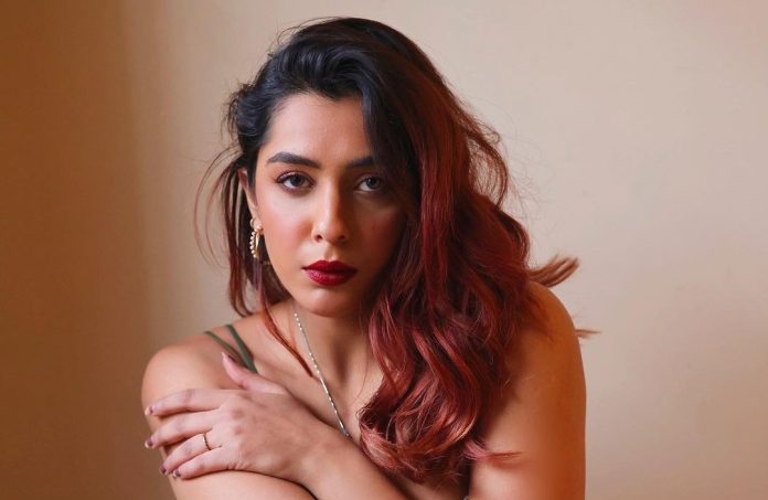 Mehak Sembhy raised the temperature of the snowy valleys by wearing a bikini, watch the bo*ld video here
