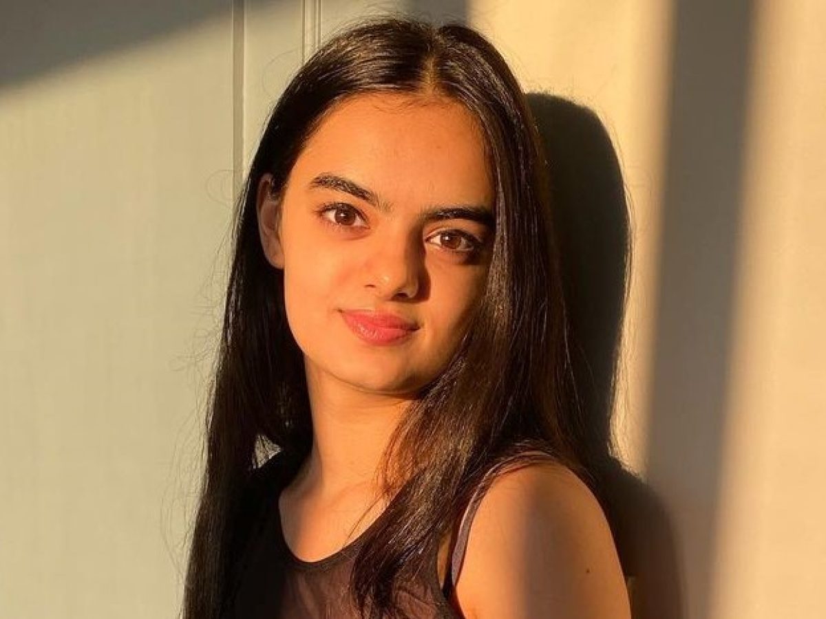 Ruhanika Dhawan has started looking hot at a young age, may debut in  Bollywood - informalnewz