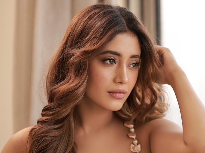 Shivangi Joshi danced wearing only bra and broke all limits of shame, watch this viral video