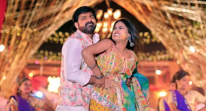 Top 4 Bhojpuri Holi songs: Pawan Singh and Khesari Lal's 4 latest Bhojpuri Holi songs uproar, watch here