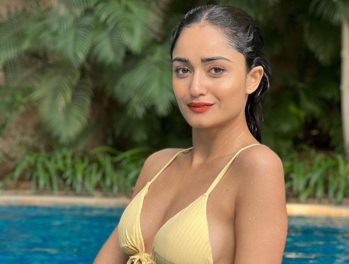 Tridha Chaudhary crossed all limits of bo*ldness, wearing monocony in front of the camera, made such gestures with her eyes