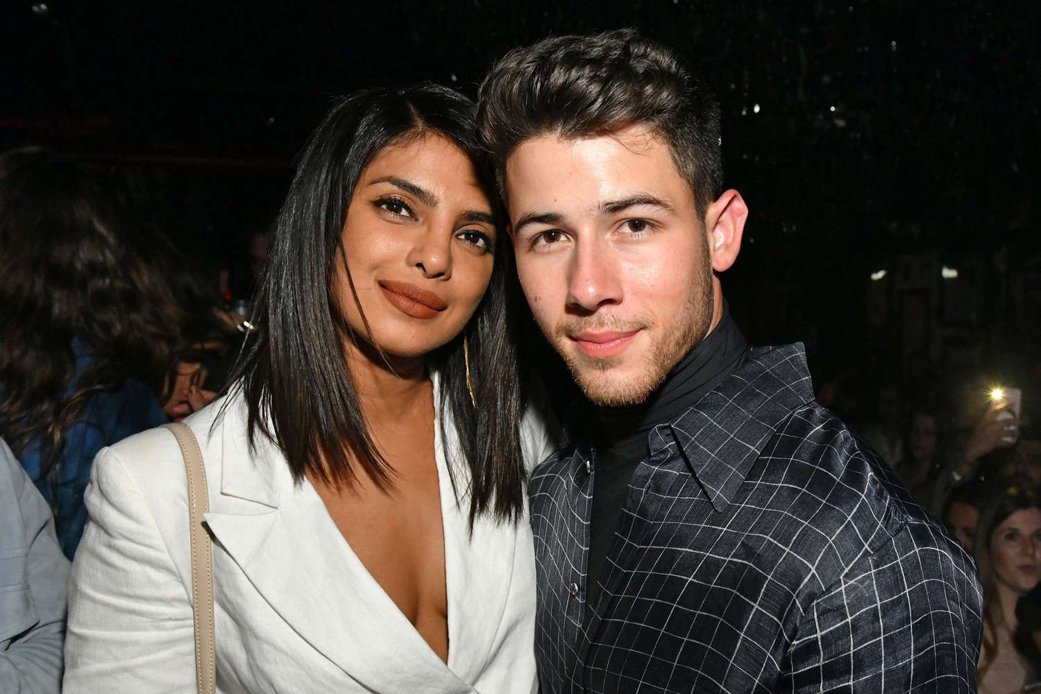 Video Priyanka Chopra : Fan wanita bertingkah seperti ini dengan Nick Jonas, sang aktris marah, videonya menjadi viral