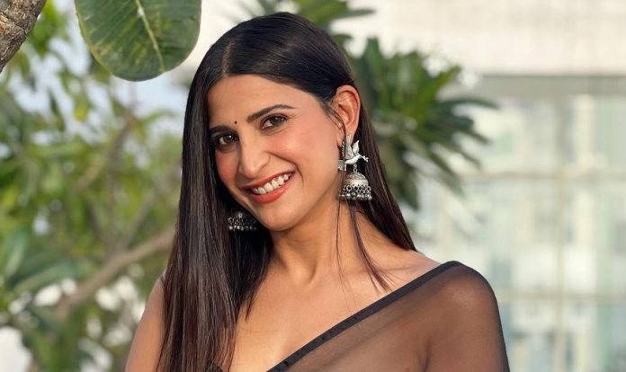Aahana Kumra wearing bikini in front of the camera, bold pictures went viral