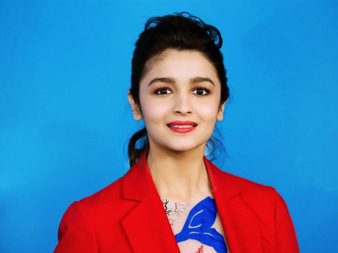 Alia Bhatt defends father's infidelity, trolls lashed Alia like this, see here
