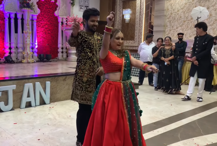 Devar Bhabhi did such a dance on the song 'Lo Chali Mein', people were mesmerized, watch the video here