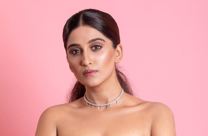 Seeing such a bo*ld style of Nimrit Kaur Ahluwalia, people's eyes were left open, users said - do you intend to kill Seeing such a bo*ld style of Nimrit Kaur Ahluwalia, people's eyes were left open, users said - do you intend to kill
