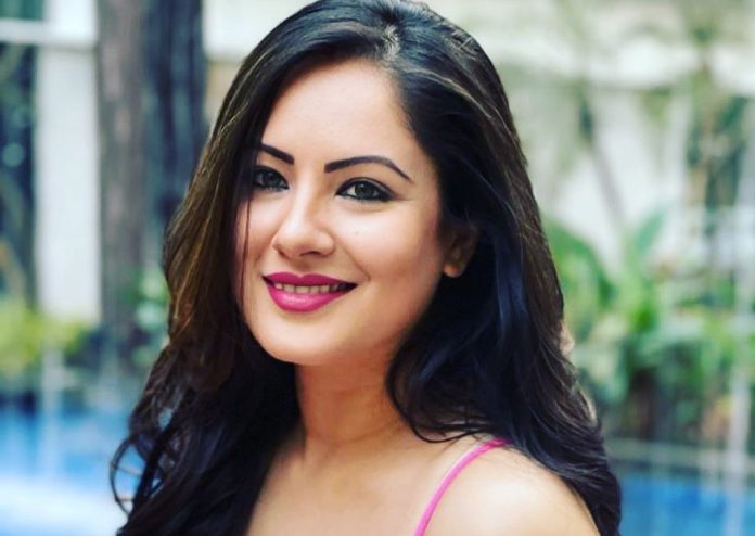 Pooja Banerjee looked hot and sxy wearing only a bra, flaunted her toned body on camera, fans got drunk after seeing