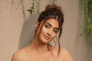 Pooja Hegde arrived in the party wearing such clothes, the dress