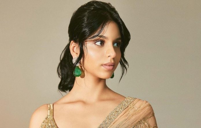 Suhana Khan showed her glamorous avatar wearing a small blouse with a transparent saree, people were left watching