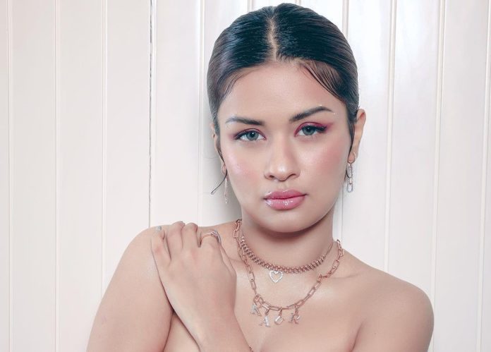 Avneet Kaur did such acts in the bedroom, crossed every limit of bo*ldness, watch video Avneet Kaur did such acts in the bedroom, crossed every limit of bo*ldness, watch video