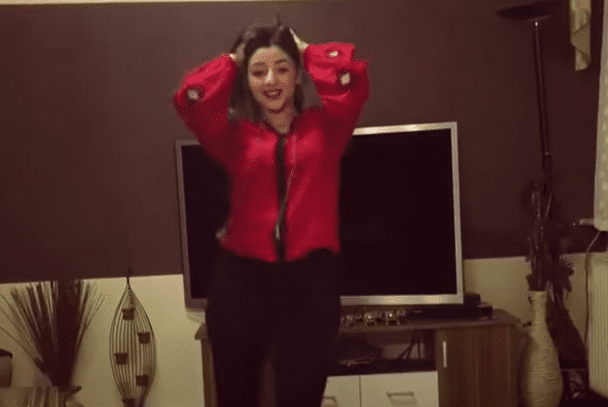 Pakistani girl did such a bold dance on 'Tu Cheez Badi Hai Mast Mast', the video went viral on the internet Pakistani girl did such a bold dance on 'Tu Cheez Badi Hai Mast Mast', the video went viral on the internet