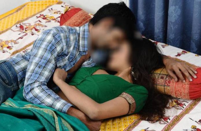 38 years old Bhabhi fell in love with 20 years old devar, then the limits of madness crossed