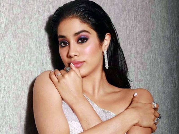 Janhvi Kapoor did a bo*ld photoshoot in a light top, s*xy pictures created panic on the internet