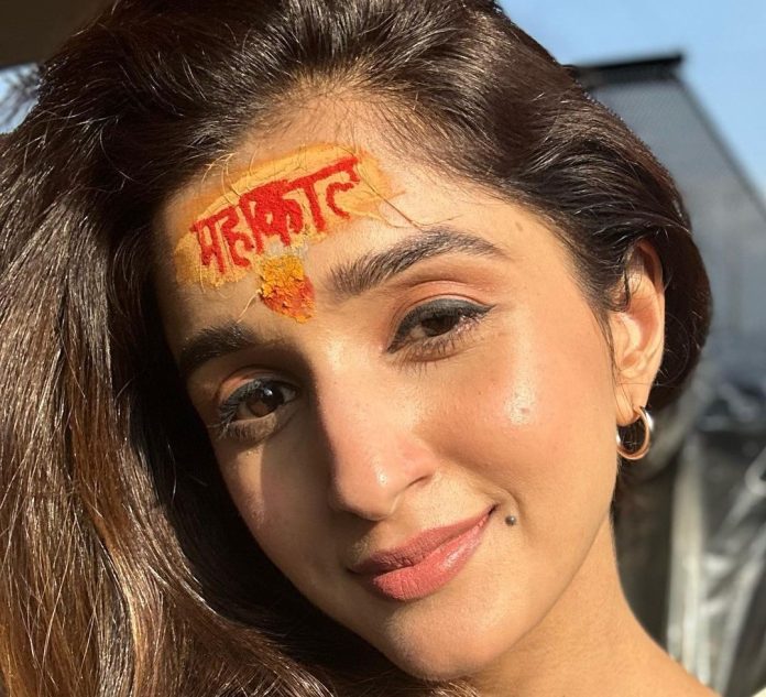 Actress Nidhi Shah immersed in devotion, visited Mahakal, got goosebumps watching Bhasma Aarti - watch video Actress Nidhi Shah immersed in devotion, visited Mahakal, got goosebumps watching Bhasma Aarti - watch video