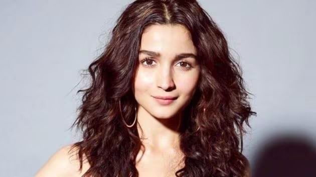 Alia Bhatt's first bathtub photoshoot surfaced, bo*ld photos created panic Alia Bhatt's first bathtub photoshoot surfaced, bo*ld photos created panic