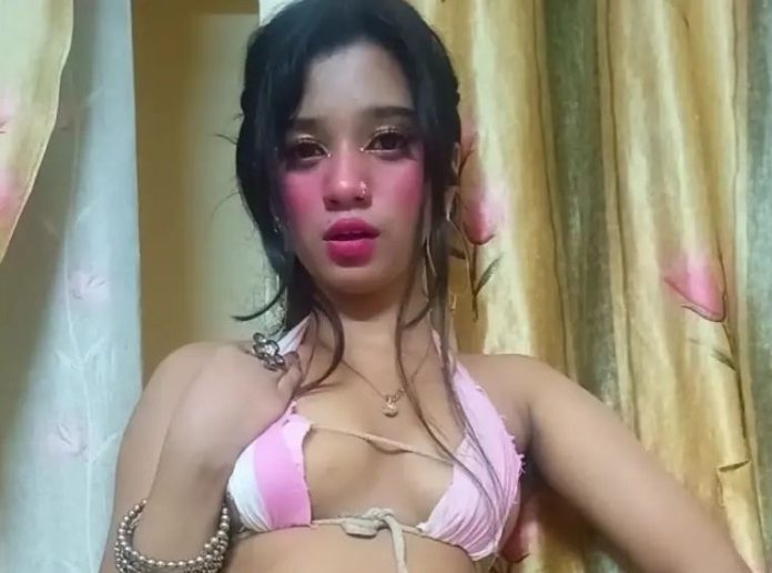 Delhi Metro girl is asking for such a huge amount for an interview, got this photoshoot done as soon as she became famous Delhi Metro girl is asking for such a huge amount for an interview, got this photoshoot done as soon as she became famous