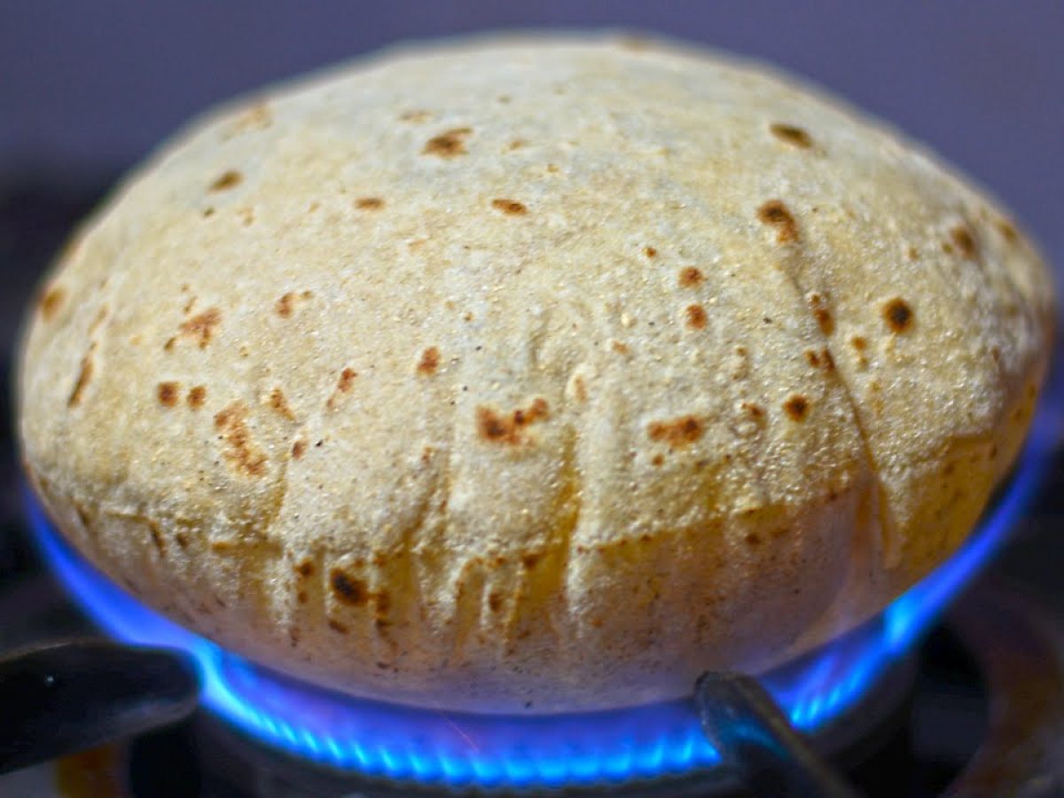 Health Tips : Do you bake roti directly on the gas flame? This method can be toxic for health, revealed in the study - informalnewz