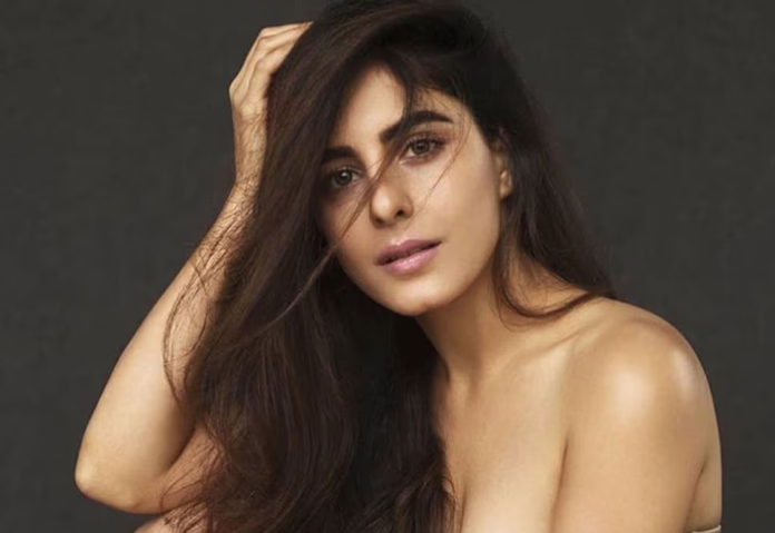 Mirzapur 3's Kaleen Bhaiya's daughter-in-law shared such pictures in bikini avatar, hold your heart before seeing the picture