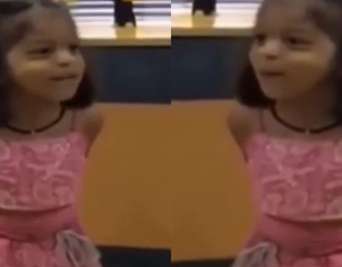 Shahrukh eat your food? When Suhana Khan imitated mother Gauri, watching childhood video, fans said – Best-Father and Daughter pair Shahrukh eat your food? When Suhana Khan imitated mother Gauri, watching childhood video, fans said – Best-Father and Daughter pair