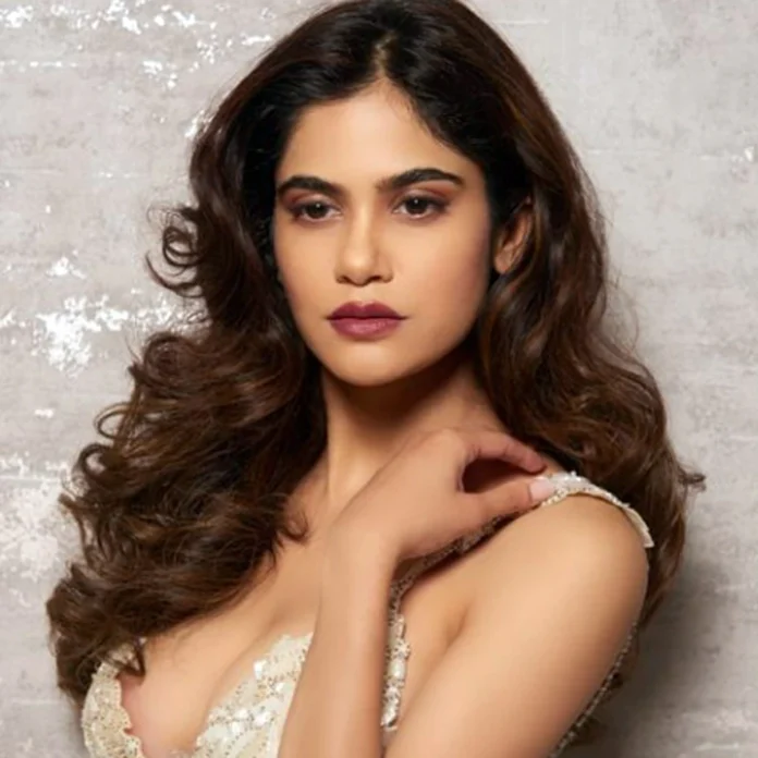 Ashram 3's 'Pammi' wrestler is very bo*ld in real life, fans were surprised to see her glamorous look