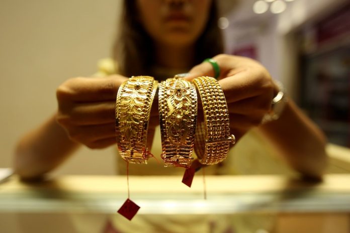Gold Price Today: Big News! Buy gold today, gold prices fell, silver shine increased, know the rate of 10 grams