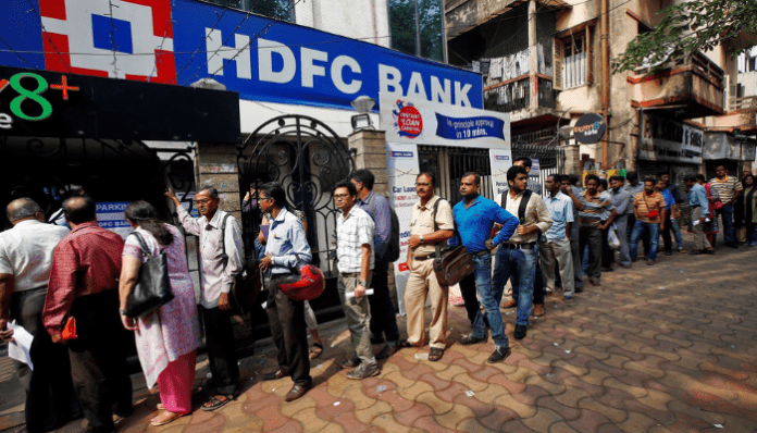 HDFC Bank customers Attention! Rules changed from cash transactions to free checkbook, check details HDFC Bank customers Attention! Rules changed from cash transactions to free checkbook, check details