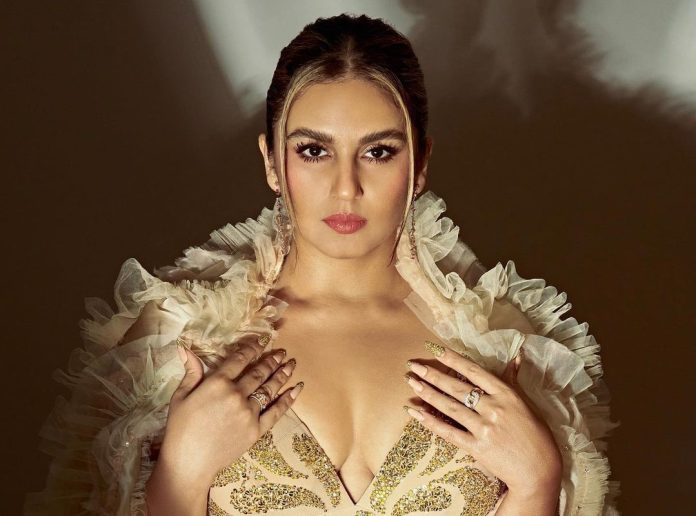 Huma Qureshi did a photoshoot wearing such a dress at the age of 36, seeing the pictures created panic on the internet
