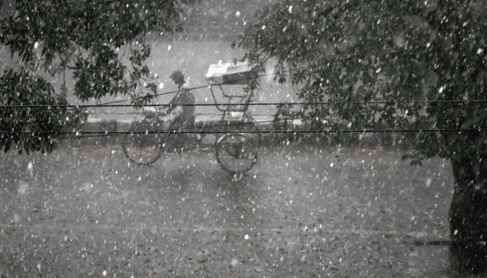 IMD New Alert Issued: Heavy rains in 17 states for 48 hours with hailstorm, temperature will rise here, know details IMD New Alert Issued: Heavy rains in 17 states for 48 hours with hailstorm, temperature will rise here, know details