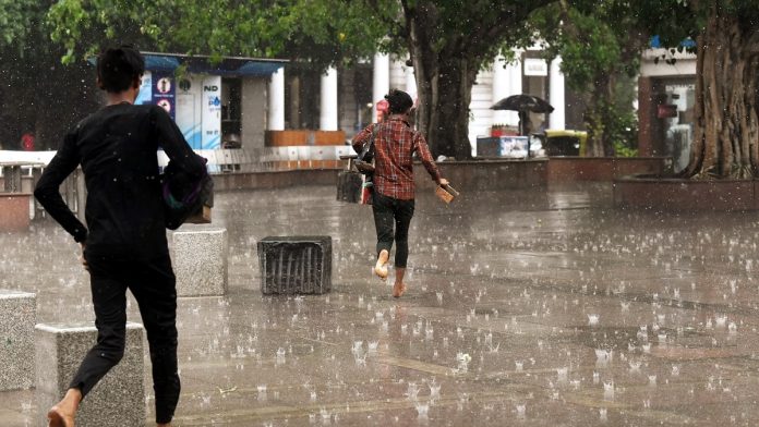 Rainfall Alert: Warning of heavy rain and thunder, hailstorm with lightning in many states, read IMD forecast