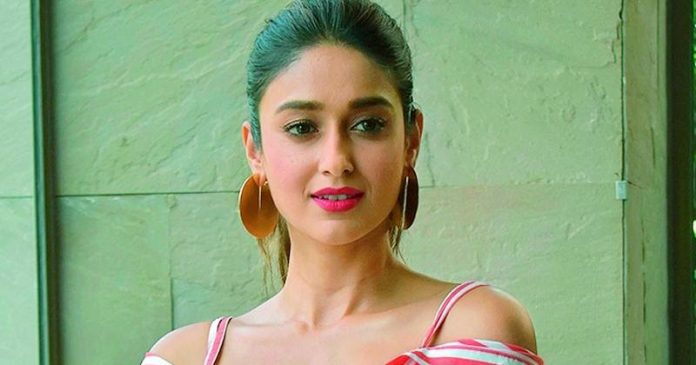 Ileana D'Cruz Baby Bump: Ileana D'Cruz flaunted her baby bump for the first time, fans were happy watching the video