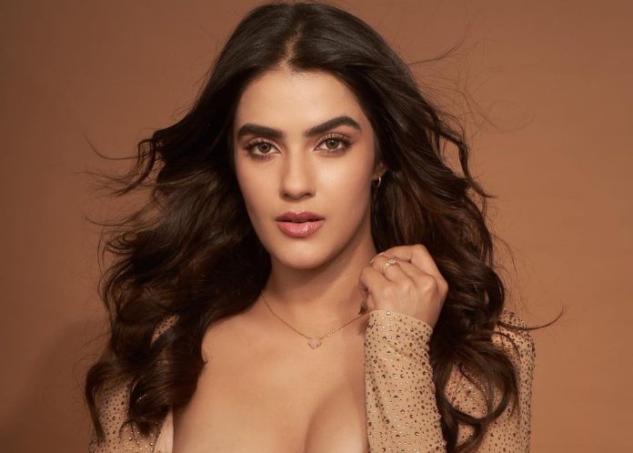 Kavya Thapar crossed all limits of bol*dness, arrived in a transparent dress, showed under*garm*ents at the event; Bo*ld pictures went viral Kavya Thapar crossed all limits of bol*dness, arrived in a transparent dress, showed under*garm*ents at the event; Bo*ld pictures went viral