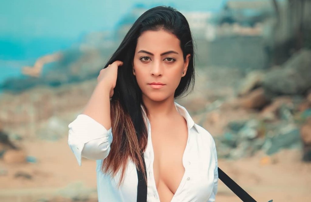 Ullu App actress Noor Malbika is very bo*ld in real life too, created a sensation by giving